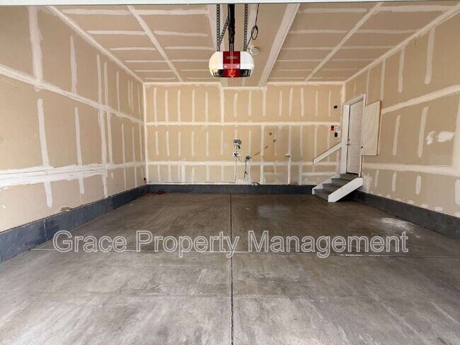 Building Photo - 10808 Salida St