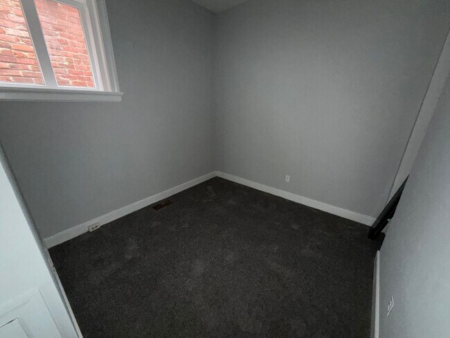 Building Photo - 2627 Floyd Ave