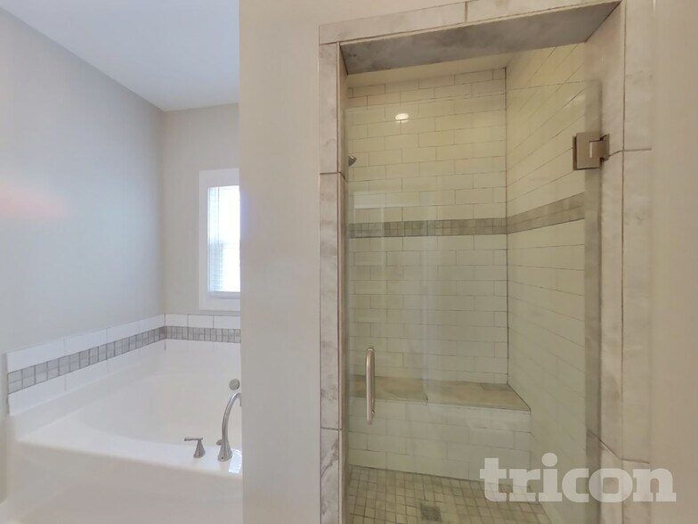 Building Photo - 1765 Bridgecrest Dr