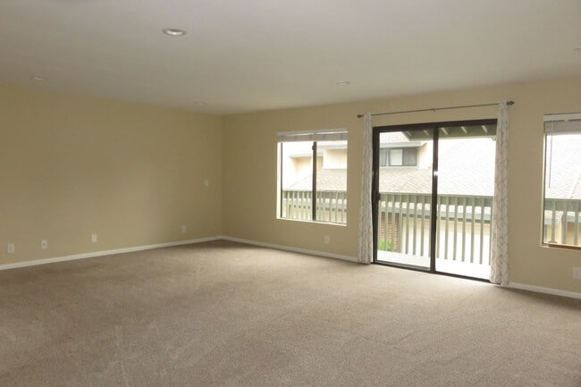 Building Photo - Townhome for Rent — La Jolla Village, South Point Community