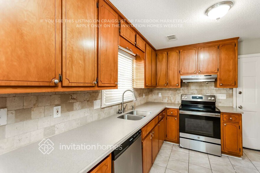 Building Photo - 3161 Calumet Ct NW