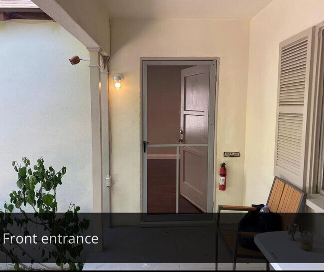 Building Photo - 1028 17th St