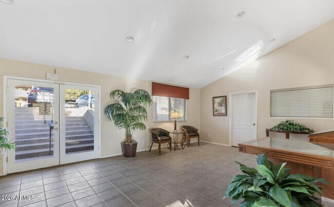 Building Photo - 1720 E Thunderbird Rd