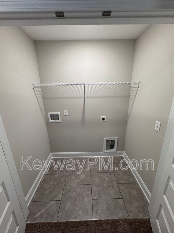 Building Photo - 3045 Venetian Dr