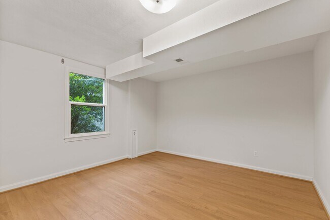 Building Photo - Discover this beautifully updated Colonial...
