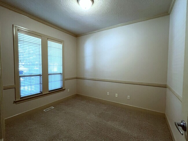 Building Photo - Beautiful 4 bed 3.5 bath home in Eagle jus...