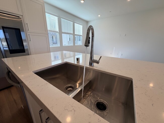 Building Photo - 470 Caliper Wy