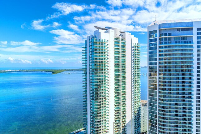 Building Photo - 1200 Brickell Bay Dr