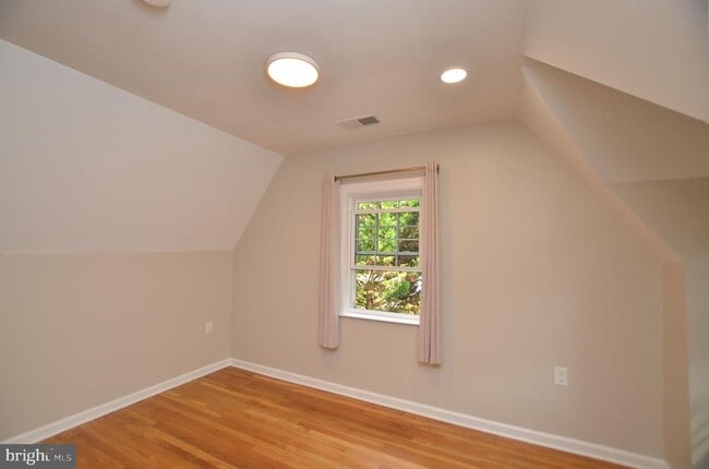 Building Photo - 4409 Beechwood Rd