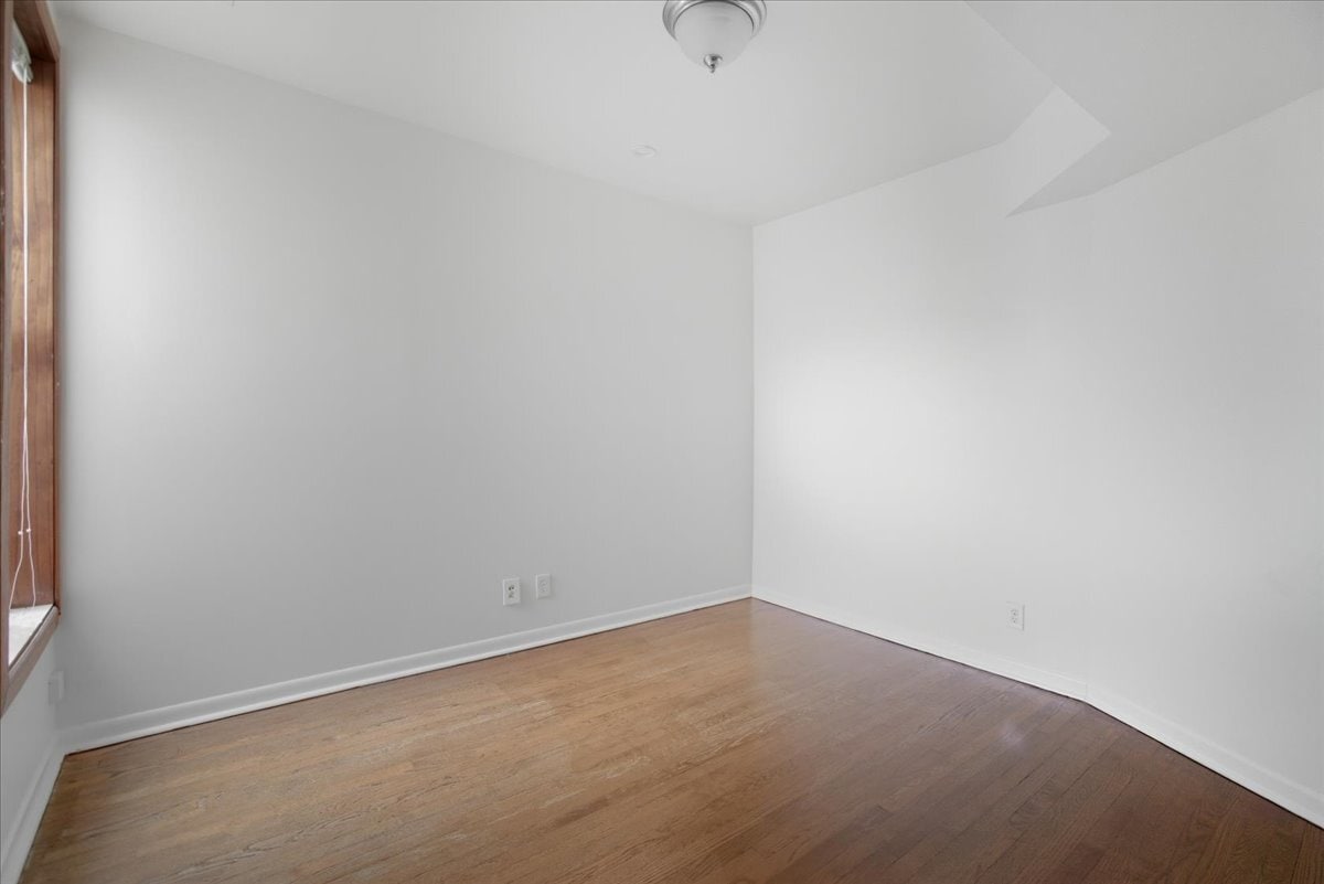 Building Photo - 3558 W Cortland St