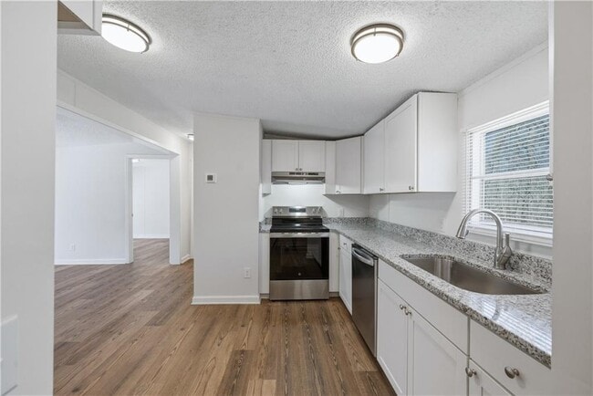 Building Photo - 190 Chivalry Ln