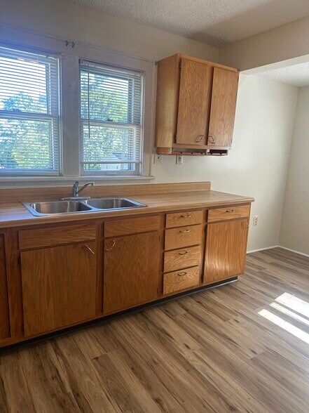 Building Photo - 134 Norwood St