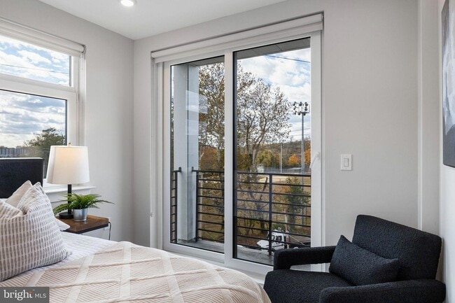 Building Photo - 3449 Scotts Ln