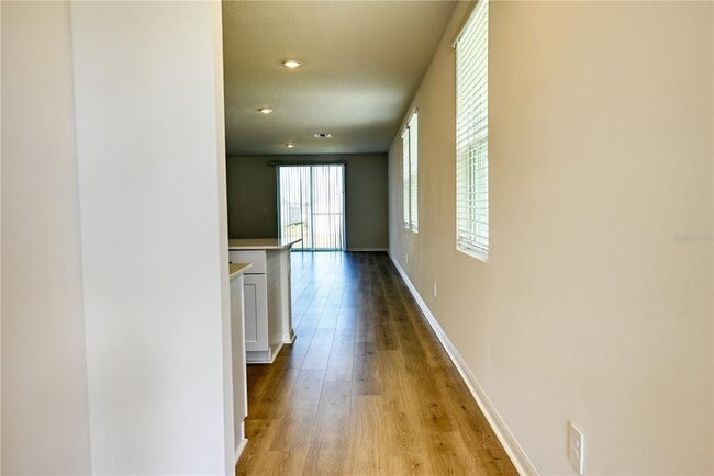 Building Photo - 5521 Clove Row