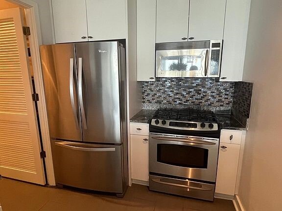 Building Photo - 3338 Peachtree Rd NE