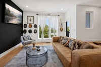 Building Photo - 1007 12th Ave N