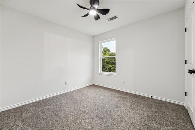 Building Photo - 978 Marjorie St