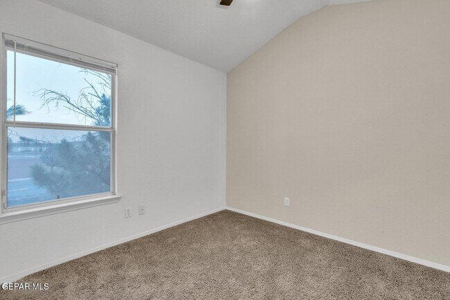 Building Photo - 7489 Plaza Redonda Dr