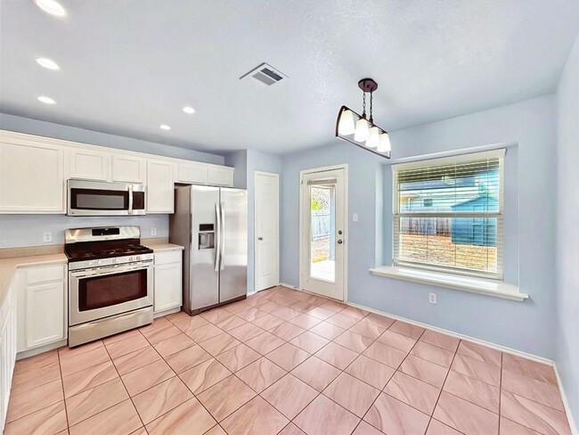 Building Photo - 2413 Socorro Bend