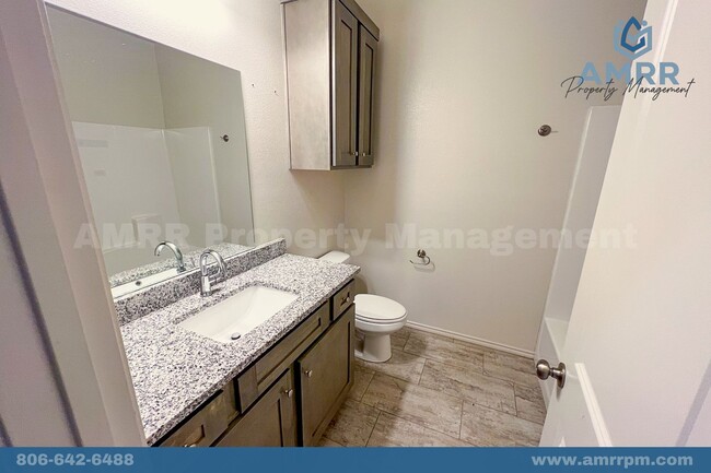 Building Photo - 2 Bedroom Available For Pre-Lease!