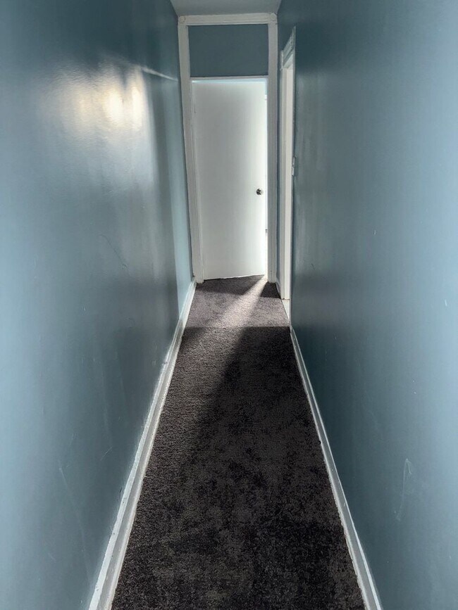 Building Photo - 1633 Westwood Ave