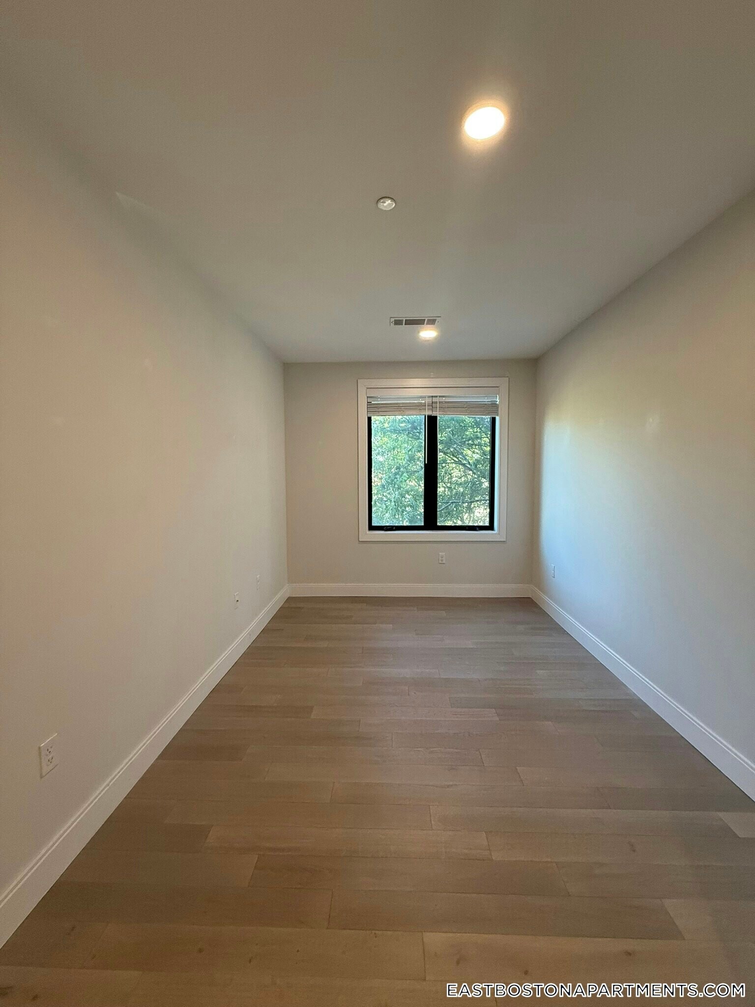 Building Photo - 152 Liverpool St