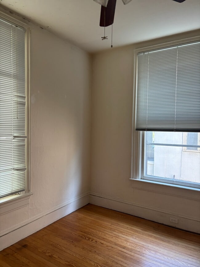 Building Photo - 129 E Gorham St