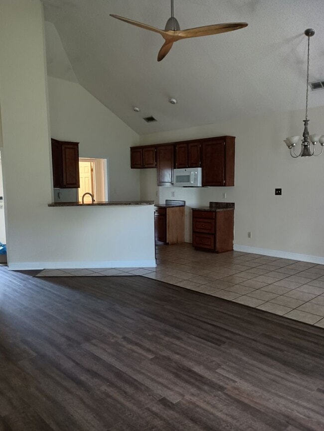 Building Photo - 125 Summerfield Dr