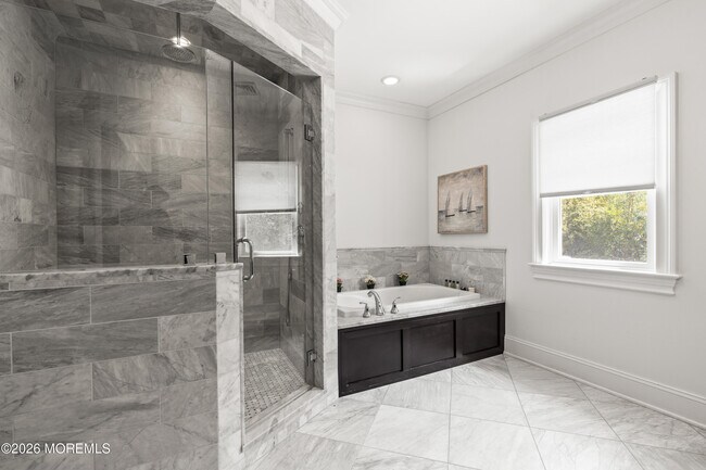 Building Photo - 558 Cedar Ave