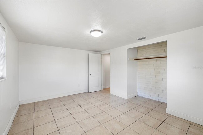 Building Photo - 10803 Hyssop St