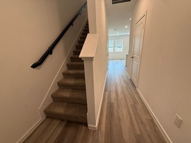 Building Photo - 922 Moon Drop Ln