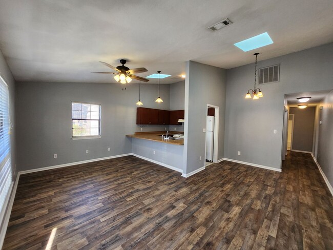 Building Photo - Updated 2 bedroom duplex with all wood flo...