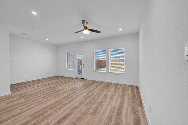 Building Photo - 10316 Penryn Frst Trl