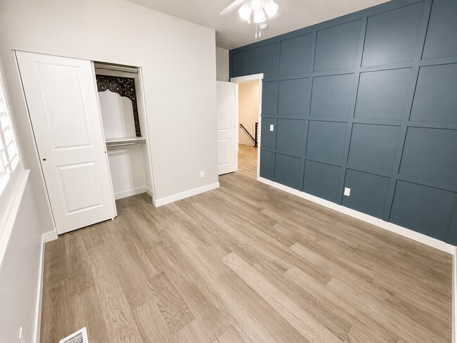 Building Photo - Beautiful 5-bedroom home is a must see!!