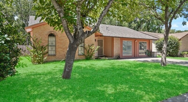 Building Photo - 4611 Cedargrove Dr