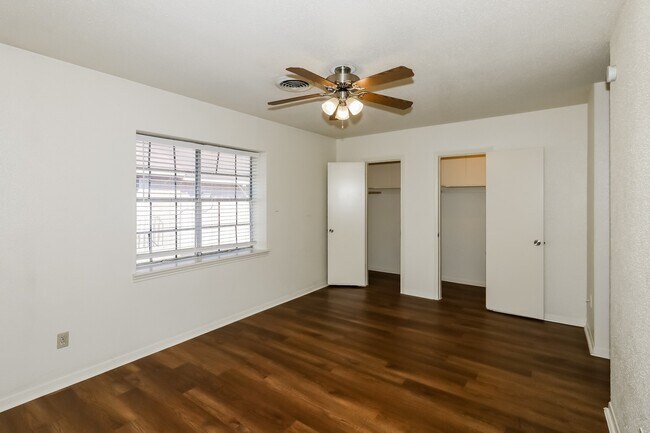 Building Photo - 3003 Falk Ct