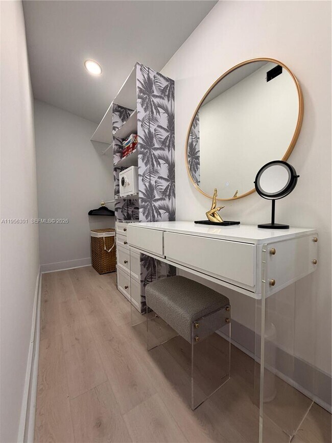 Building Photo - 2340 SW 42nd Way