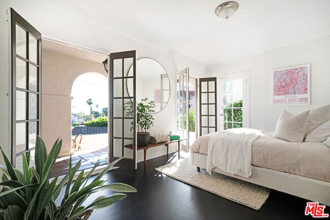 Building Photo - 6239 Holly Mont Dr