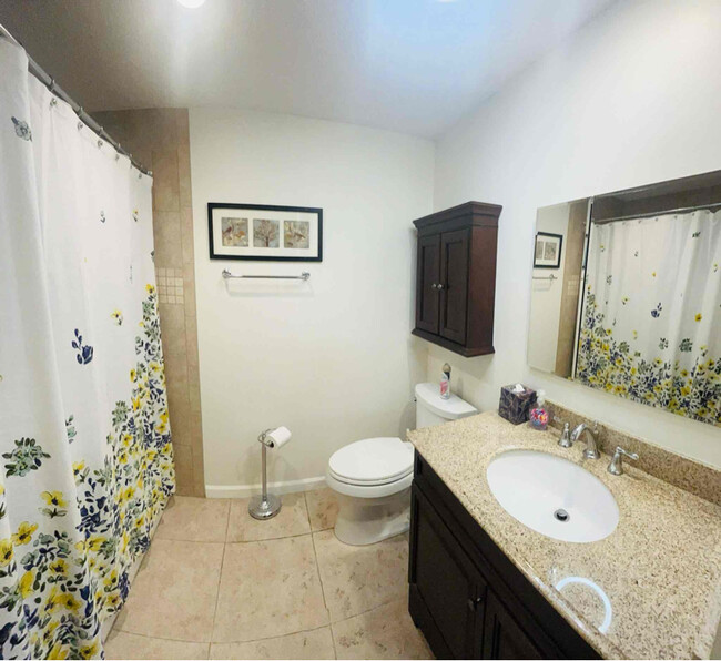 Building Photo - 202 Corkwood Ln