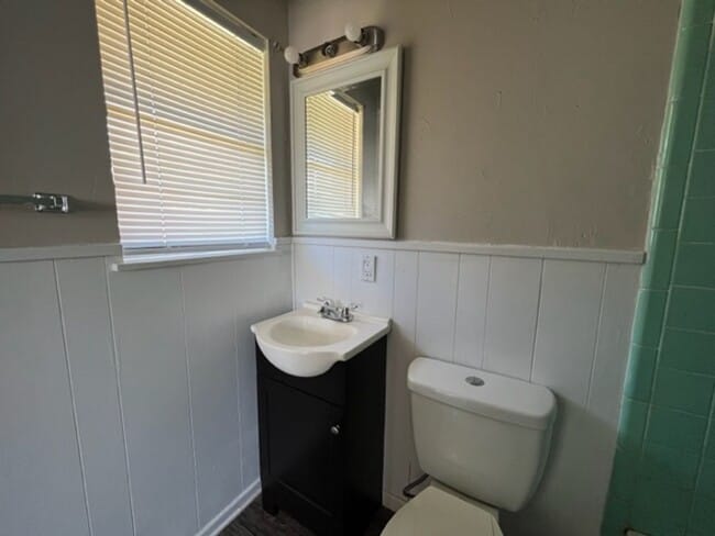 Building Photo - 2333 Marsalis Dr