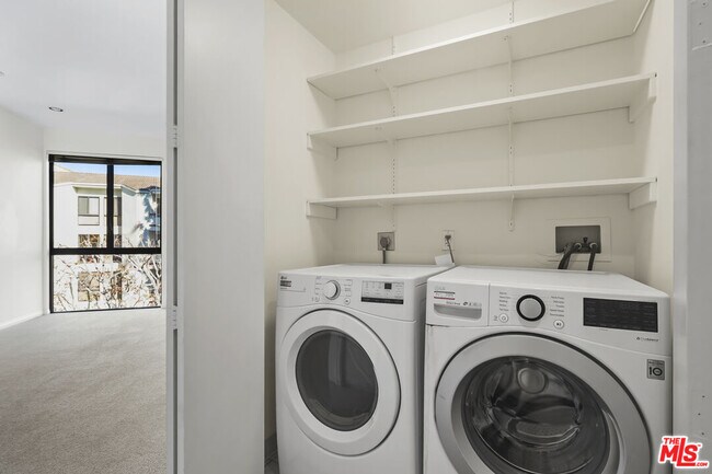 Building Photo - 2102 Century Park Ln