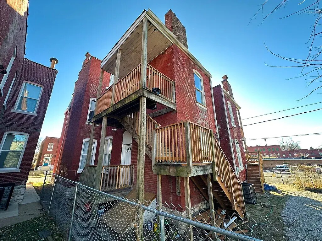 Building Photo - 3331 California Ave