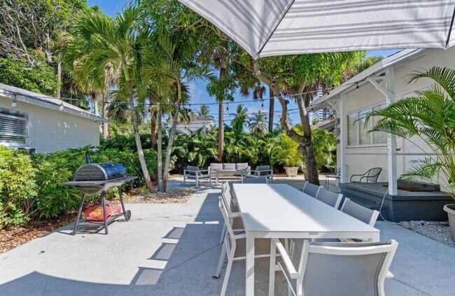 Building Photo - 5301 N Flagler Dr