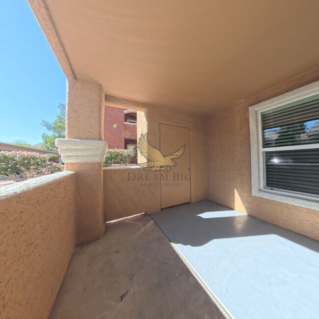 Building Photo - 8101 W Flamingo Rd