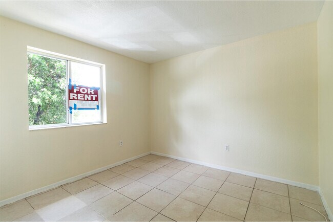 Building Photo - 2214 NW 135th Terrace