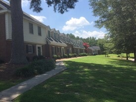 Building Photo - 2505 Saint Christopher Cir SW