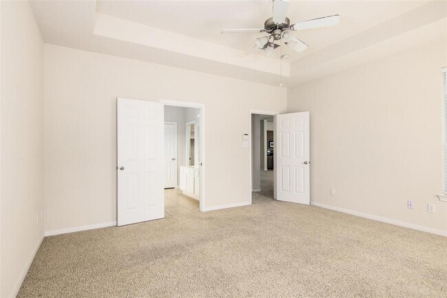 Building Photo - 25609 Tiverton Forest Ct