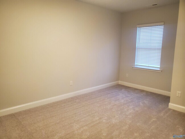 Building Photo - 113 Moss Brk Ln