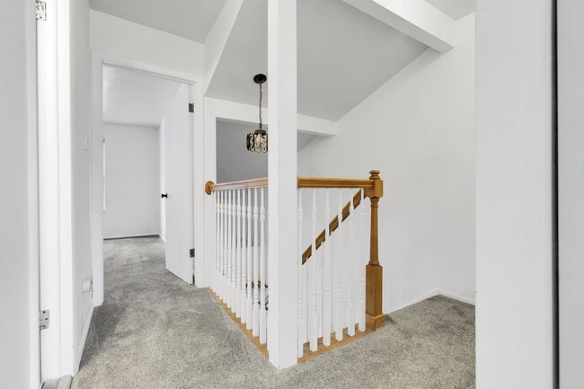 Building Photo - $1,995.00, 3 bed, 1.5 bath, located in Aur...