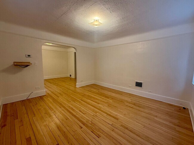 Building Photo - 335/337 Ardmore Dr